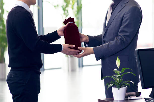 Эксперт Эпов: лучшим подарком сотрудникам может стать мастер-класс