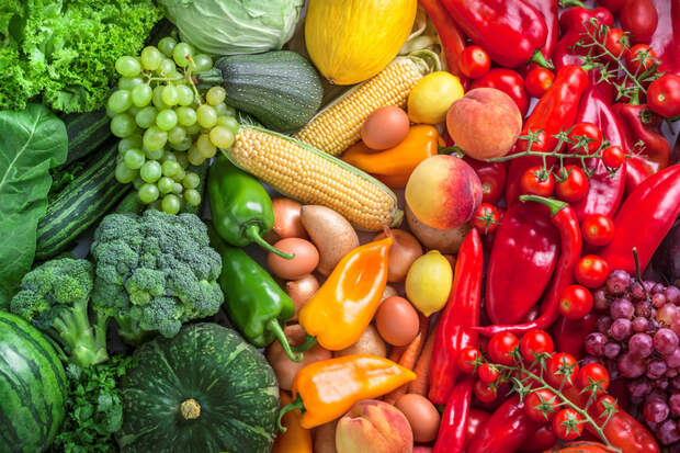 Диетолог Андреев рассказал об опасности фруктов и овощей в зависимости от цвета