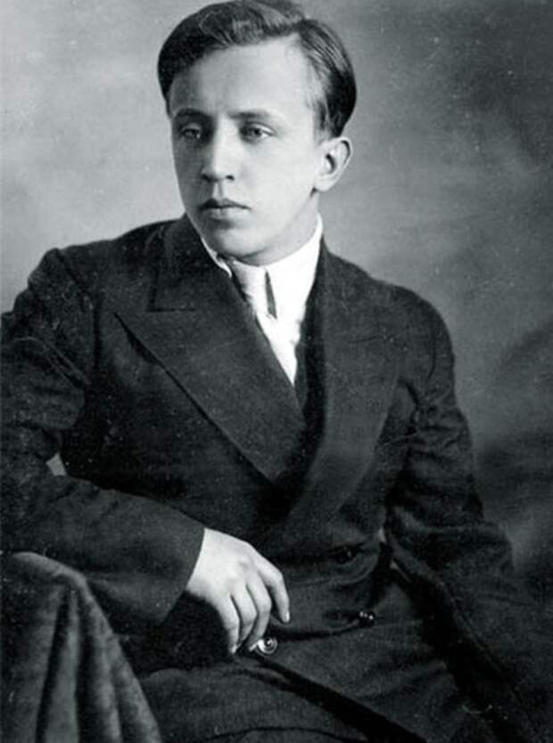 Юрий Есенин. / Фото: www.bessmertnybarak.ru