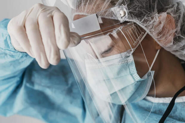 Исключить самолечение в быту: в Госдуме предложили ограничить рекламу лекарств по телевизору