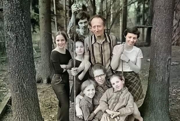 Семья Никитиных
