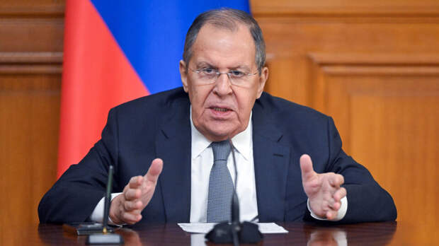 Лавров: ответ России в случае нападения будет сокрушительным
