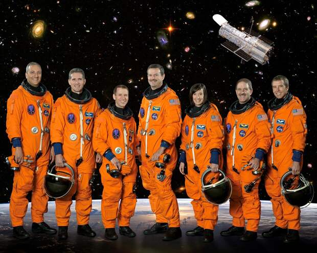 STS-125 crew portrait.jpg