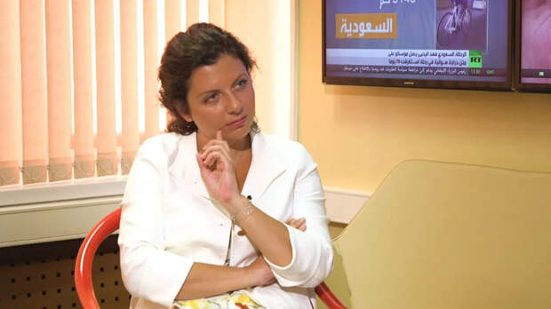 "Бог есть, а смерти нет": Симоньян показала себя без парика после "химии"