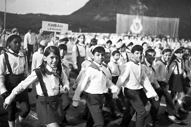 Кубинские дети в "Артеке" еще до развала СССР