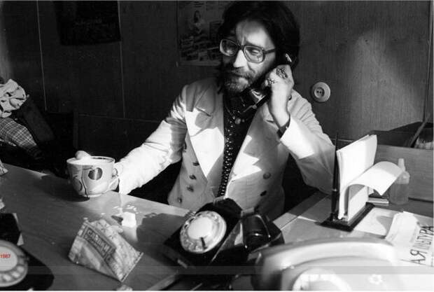 Юрий Шевчук, Москва, 1987 год. Фотограф Игорь Мухин. Юрий Шевчук, Москва, 1987 год. Фотограф Игорь Мухин.