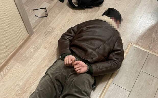 Рязанское УФСБ и полиция задержали 2 мужчин за помощь мошенникам с SIM-боксами