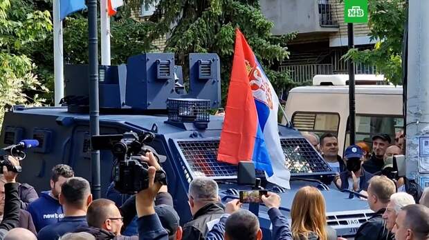 Президент Сербии Александр Вучич сообщил об угрозе жизненным и национальным интересам страны и Республики Сербской, входящей в состав Боснии и Герцеговины.-13