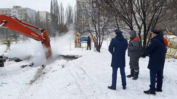 В Армавире устраняют аварию, которая оставила без воды десятки тысяч людей