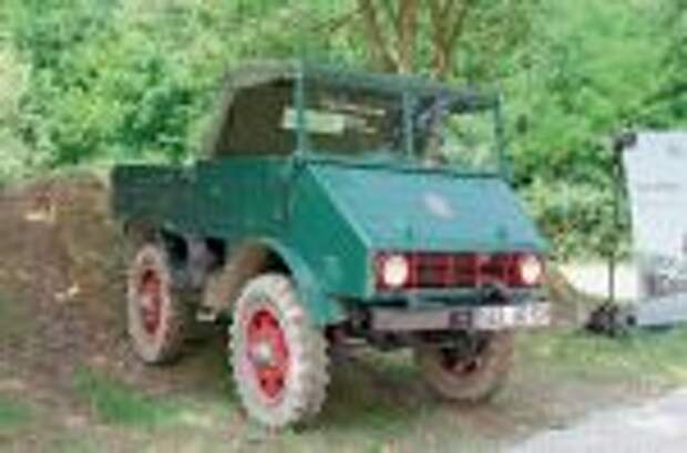 U2010 — представитель первого модельного ряда Mercedes-Benz Unimog, вышедший из цехов завода в Гаггенау в 1951 г. 