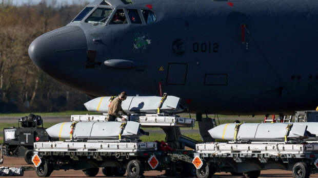 Пошли на попятную: почему США объявили об остановке ударов по Ирану