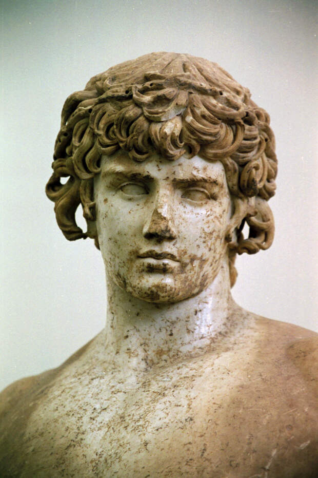 antinous31.jpg