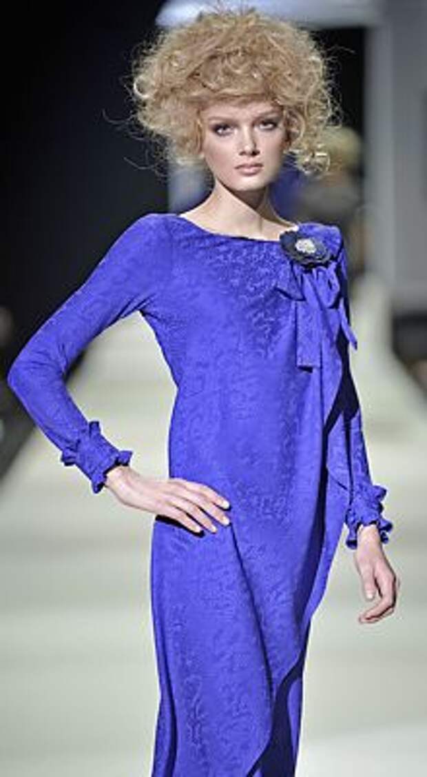 синее платье, дизайнер - Moscino