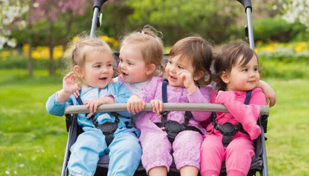 В Петербурге родилась уникальная четверня, люди увидели в этом знак: Вот что предвещает такое событие