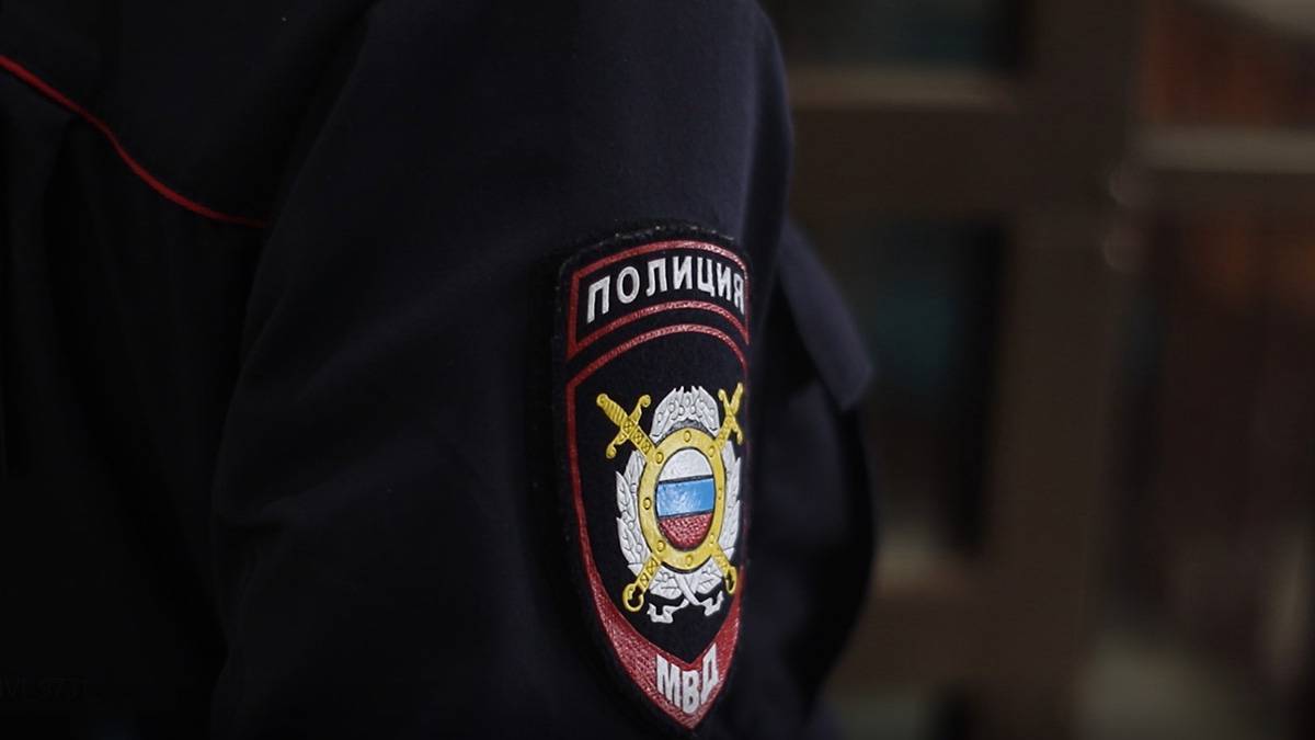 Отец и мать девочки-подростка не договорились по поводу заявления на ее взрослого кавалера