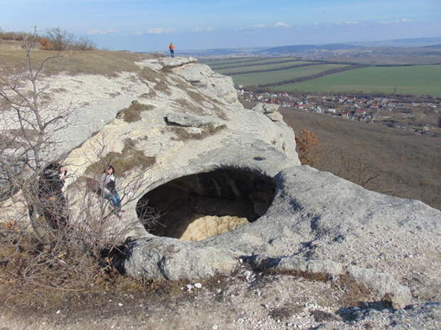 Удивительный Крым: как найти пещеры - Дырявую и Змеиную