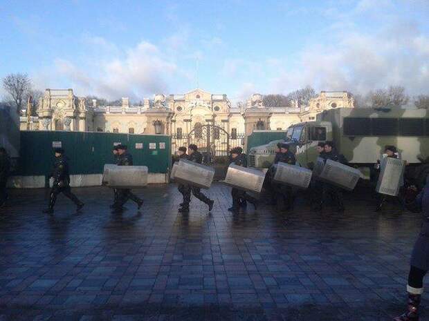 Массовые акции протеста вспыхнули в Киеве Массовые акции протеста вспыхнули в Киеве