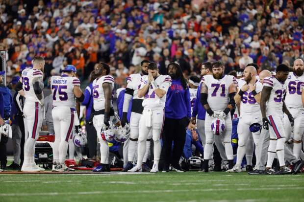 Buffalo Bills players react Damar Hamlin