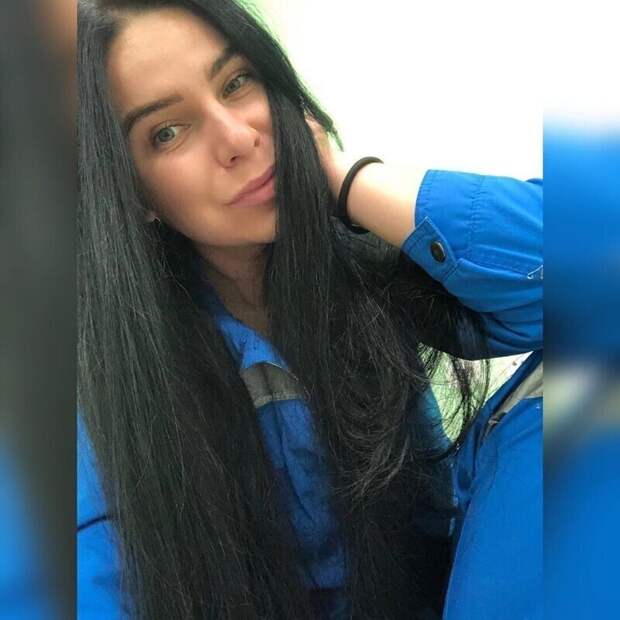 Спасительницы под красным крестом Спасительницы под красным крестом