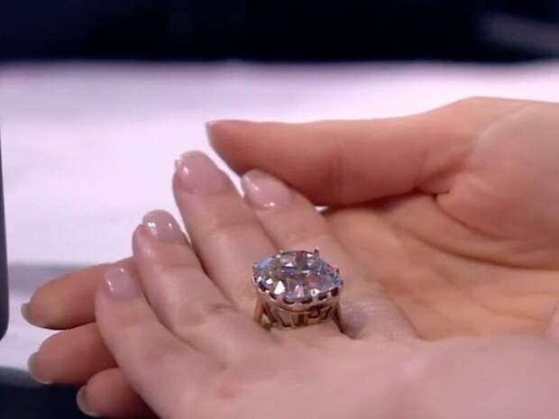 5. В 80-х годах женщина купила кольцо за 13 долларов и 30 лет спустя узнала, что оно стоит более 800 тысяч! в мире, везение, жизнь, история, люди, находка, удача