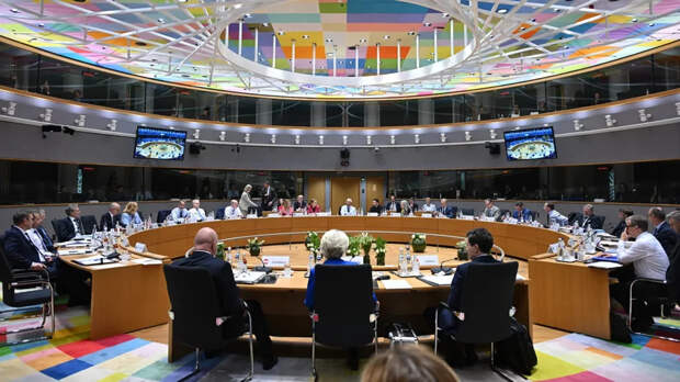 Politicо: в меню у лидеров ЕС на саммите представлены лангустины и телятина