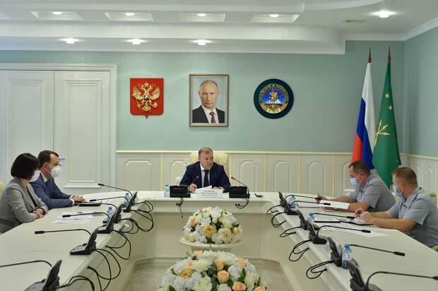 Глава Адыгеи провел встречу с руководством УФСИН по республике
