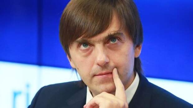 Министра Просвещения нужно отправить на курсы, чтобы он научился правильно говорить на русском языке. Ему нельзя давать интервью