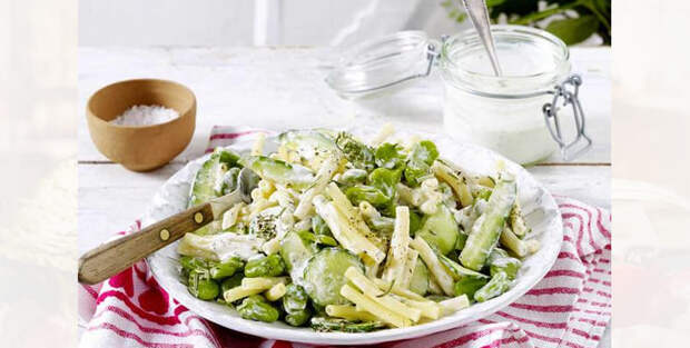Оригинальные рецепты блюд быстрого приготовления на ужин - Зеленый салат с макаронами