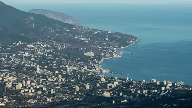 Путин поздравил с седьмой годовщиной воссоединения Крыма с Россией