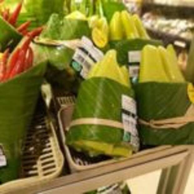 Азиатские супермаркеты начали использовать листья для упаковки продуктов вместо пластика