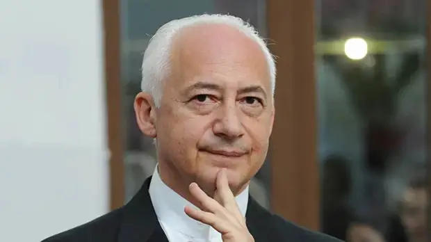 Дирижёр Спиваков отказался от вручённого ему Лукашенко ордена