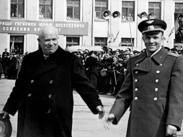Малоизвестные факты о первом космонавте планеты Юрии Гагарине (55 фото)