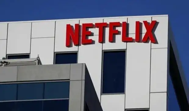 Netflix приостанавливает работу в России