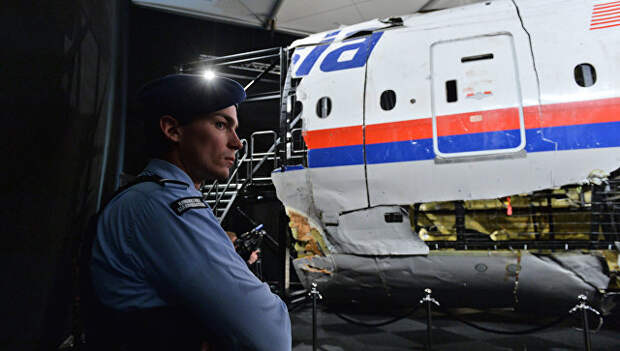 Обломки самолета Boeing 777 Malaysia Airlines (рейс MH17) в Нидерландах