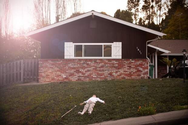 Отец-фотограф снимает  таинственный мир, в котором живет его сын-аутист аутизм, отцы и дети, фото