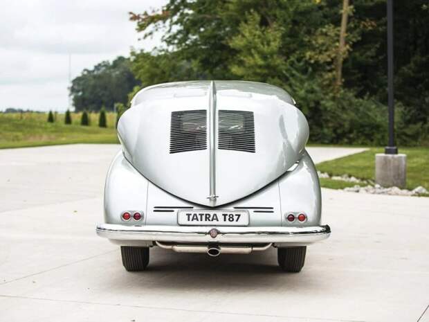 Tatra T87 – автомобиль, который запретили водить нацистам