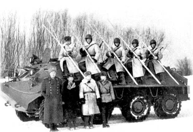 Наши военные на Даманском острове