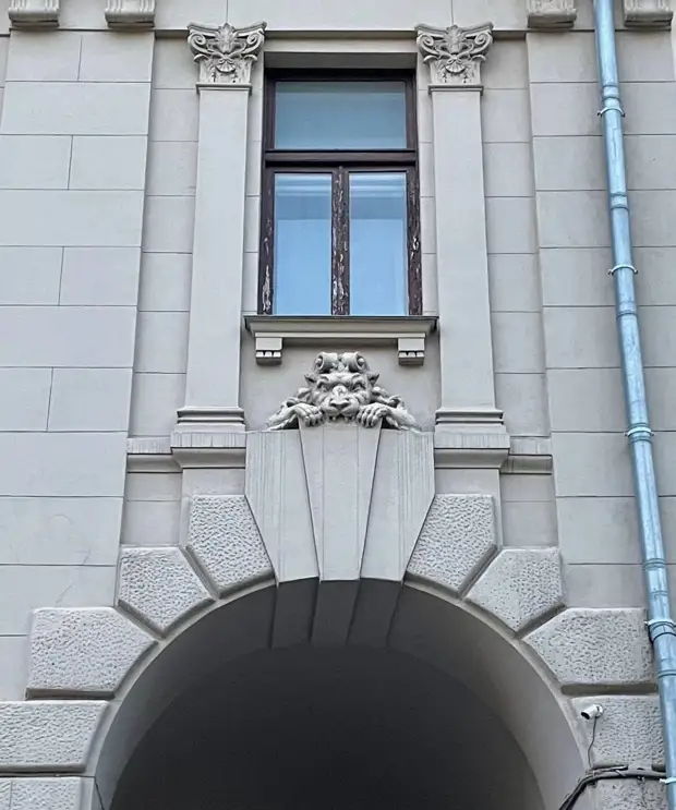 Архитектурное украшение 6 букв