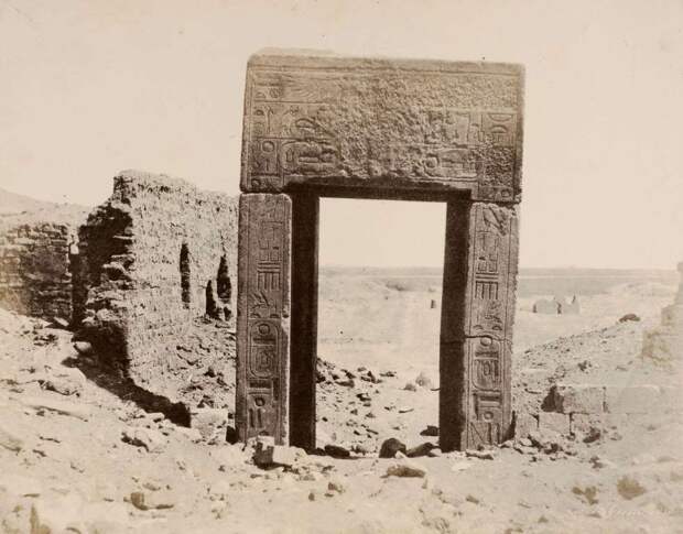9. Фотограф — John Beasly Greene. El Assasif, ворота из розового гранита, Фивы, 1854 год. история, фото