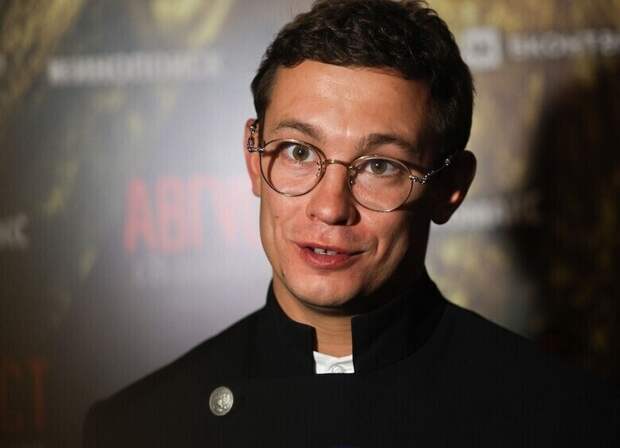 «Желаю вам сменить работу»: Кологривый поздравил женщин-мошенниц с 8 Марта