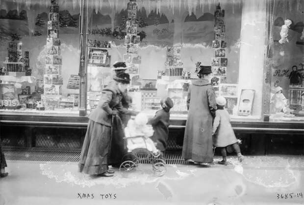 Сказочные фотографии рождественского шопинга в Нью-Йорке 1910 года