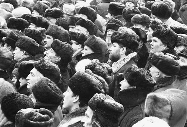 Митинг в защиту социализма в Оренбурге, 26 января 1992 года. Фото: Валерий Бушухин / ИТАР-ТАСС