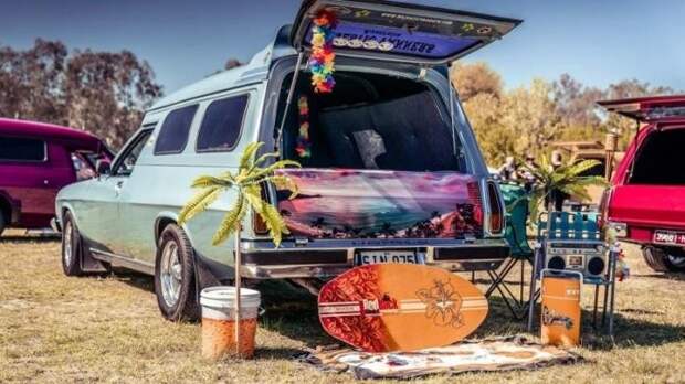 Holden Sandman и Ford XB Surferoo - легковые фургоны для австралийцев