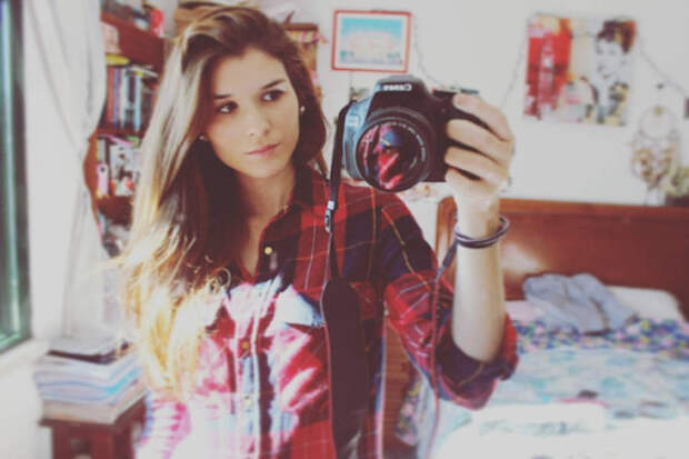 Cameras are a girls best friend (48 Photos)
