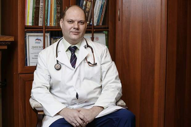 Кандидат медицинских наук, врач-инфекционист Евгений Тимаков. Фото: lider-medicina.ru