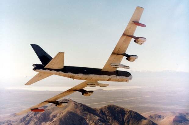 Самолет В-52, аналогичный разбившемуся. /Фото: wikipedia.org