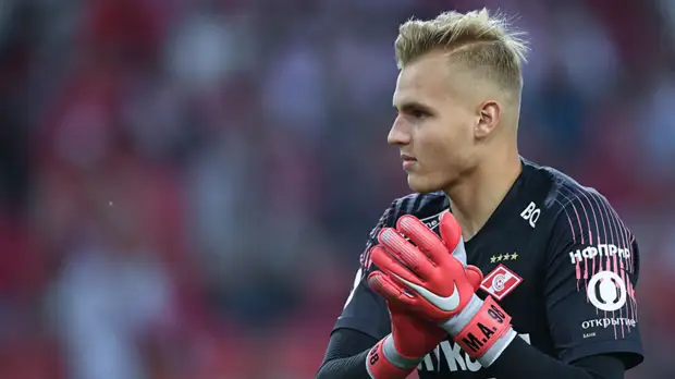 Эксперт считает, что вратарю «Спартака» Максименко не хватает характера Акинфеева