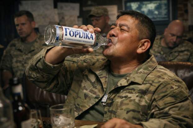 Американский провал: пьянство и хаос в группе помощи Украине