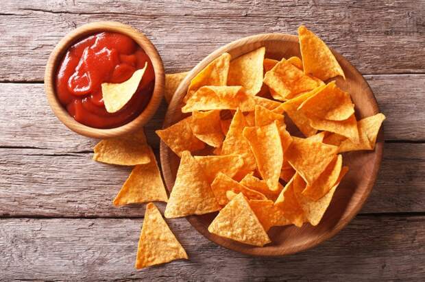 http://assets.inhabitat.com/wp-content/blogs.dir/1/files/2014/02/Super-Bowl-Tortilla-Chips-889x592.jpg