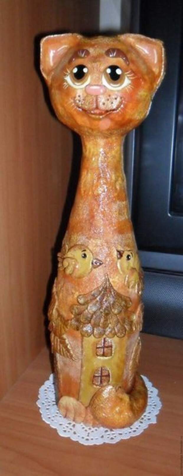 Кошка на бутылке. Лепим из солёного теста